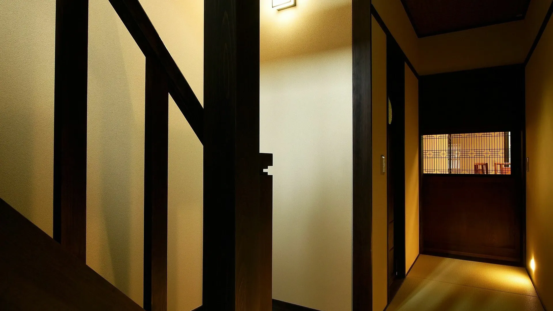 Eigetsu West East Apartment Kyoto Japan