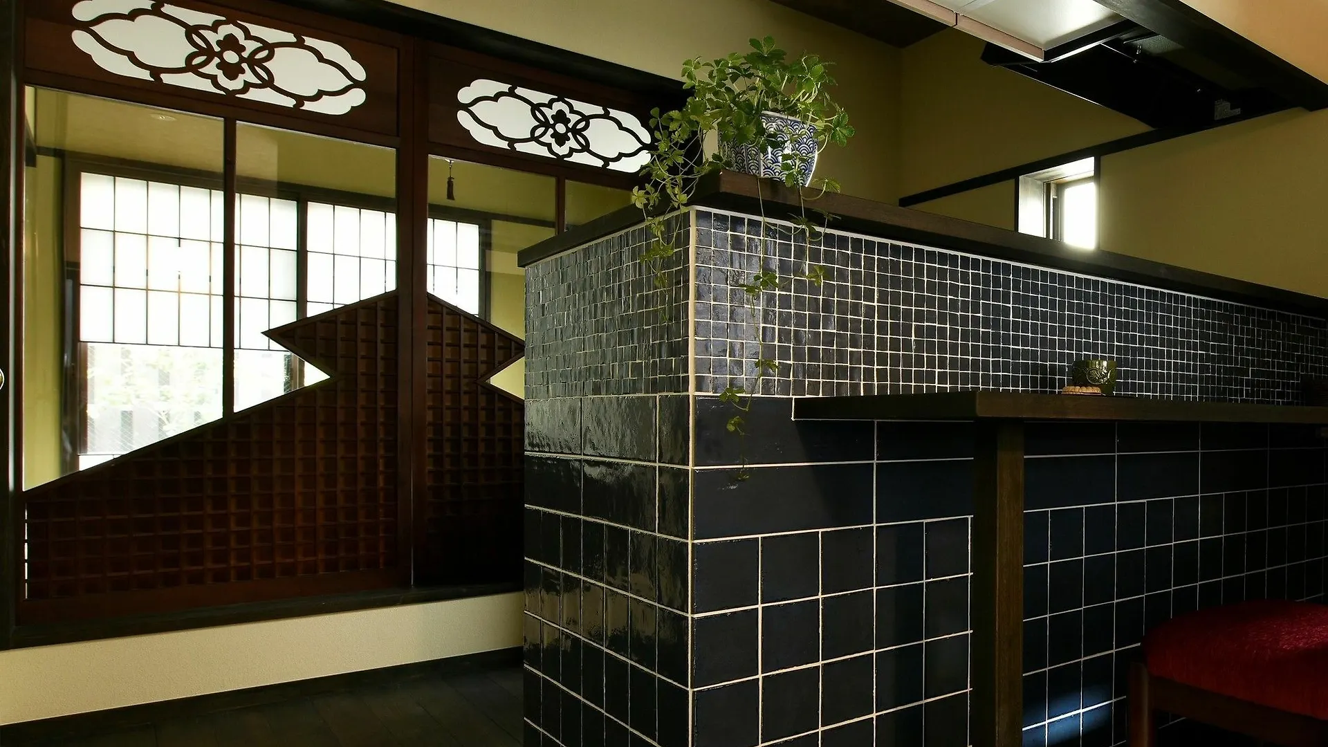 Eigetsu West East Apartment Kyoto