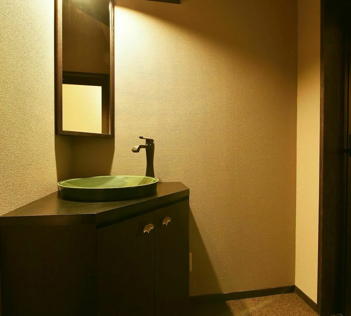 Eigetsu West East Apartment Kyoto