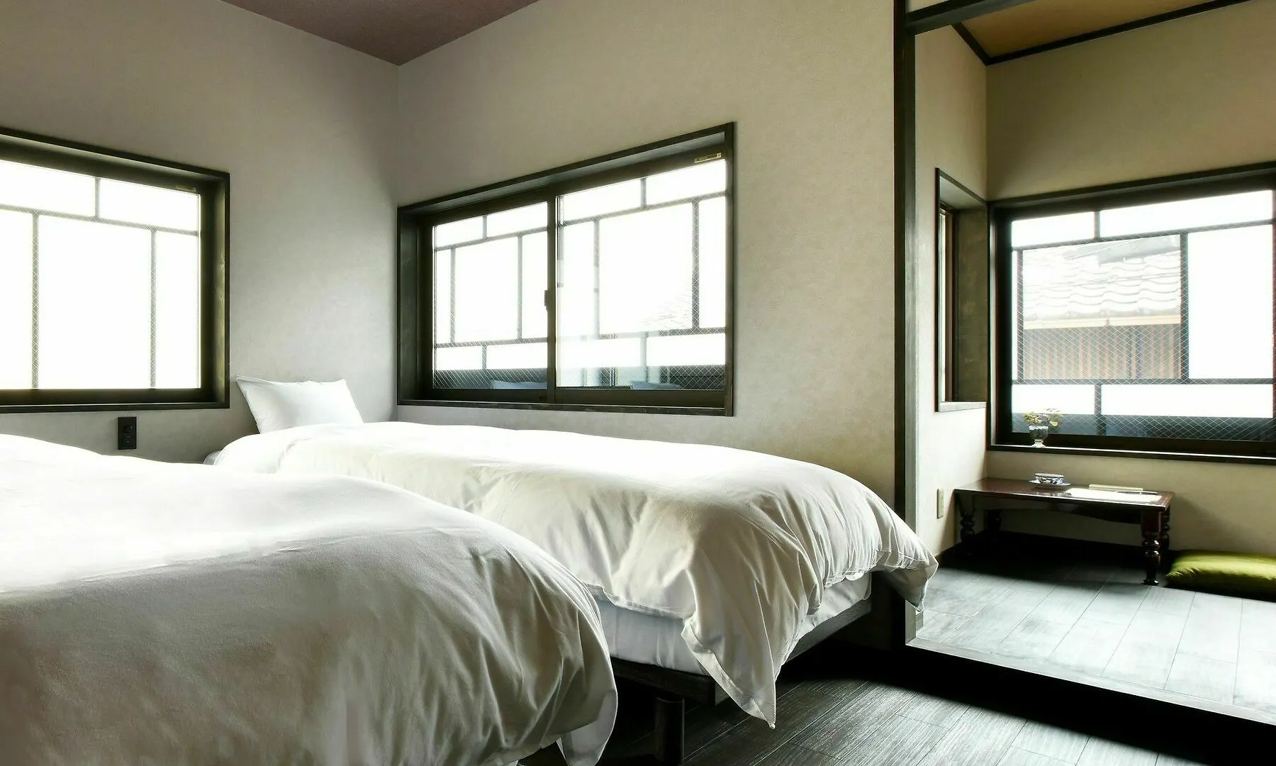 Eigetsu West East Apartment Kyoto